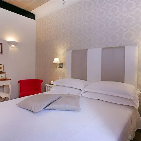 Daplace - Hqh Colosseo Pensionat 2*