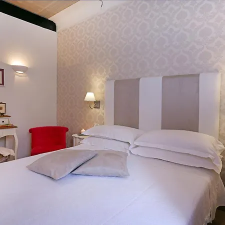 Daplace - Hqh Colosseo Pensión 4*