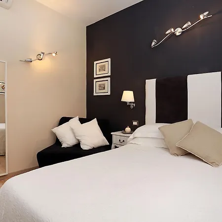 Guest house Daplace - Hqh Colosseo Rome