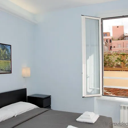Daplace - Hqh Colosseo Guest house 2*