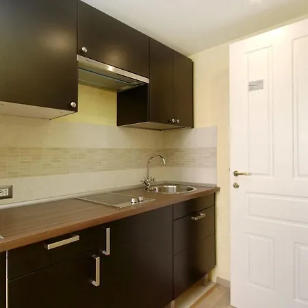 Daplace - Hqh Colosseo Guest house