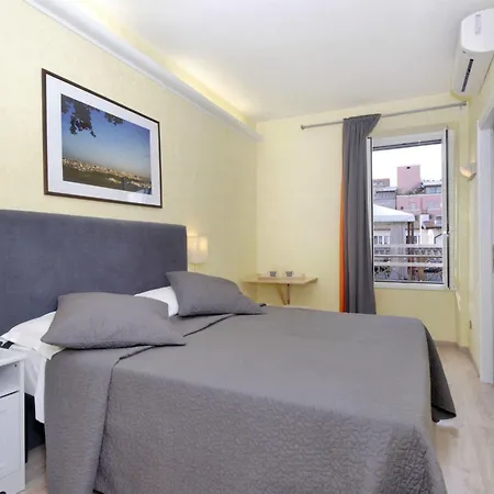 Daplace - Hqh Colosseo 2* Rome